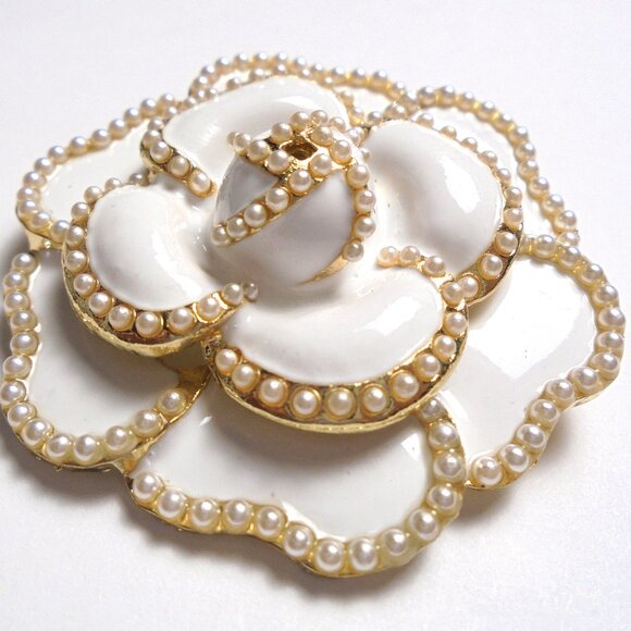 Brooch White Flower pearl brooch accessories jewelry gifts - Picture 7 of 8